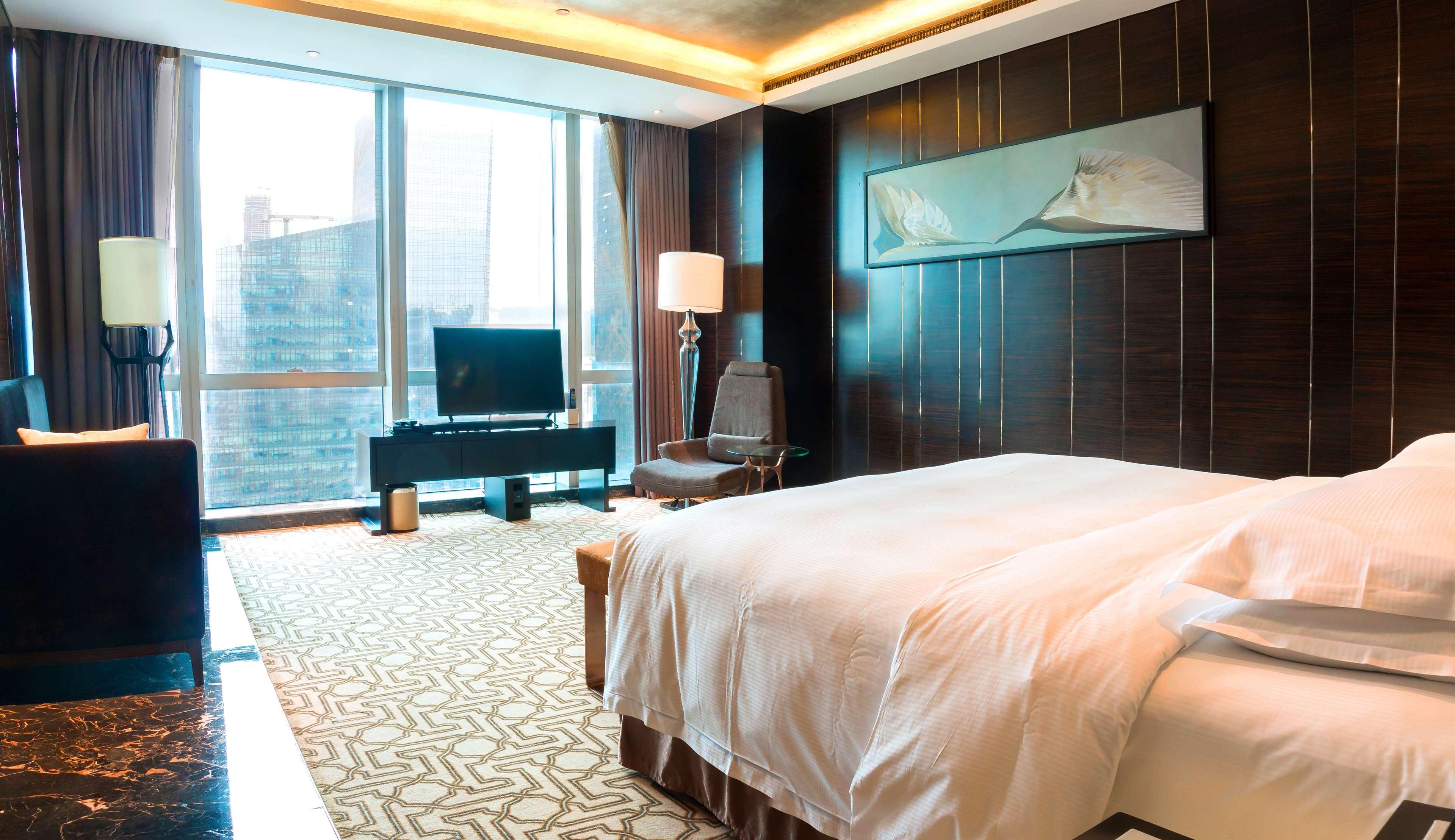 Hilton Shenzhen Futian: Metro-Adjacent, Convention Center Proximity Hotel Exterior photo