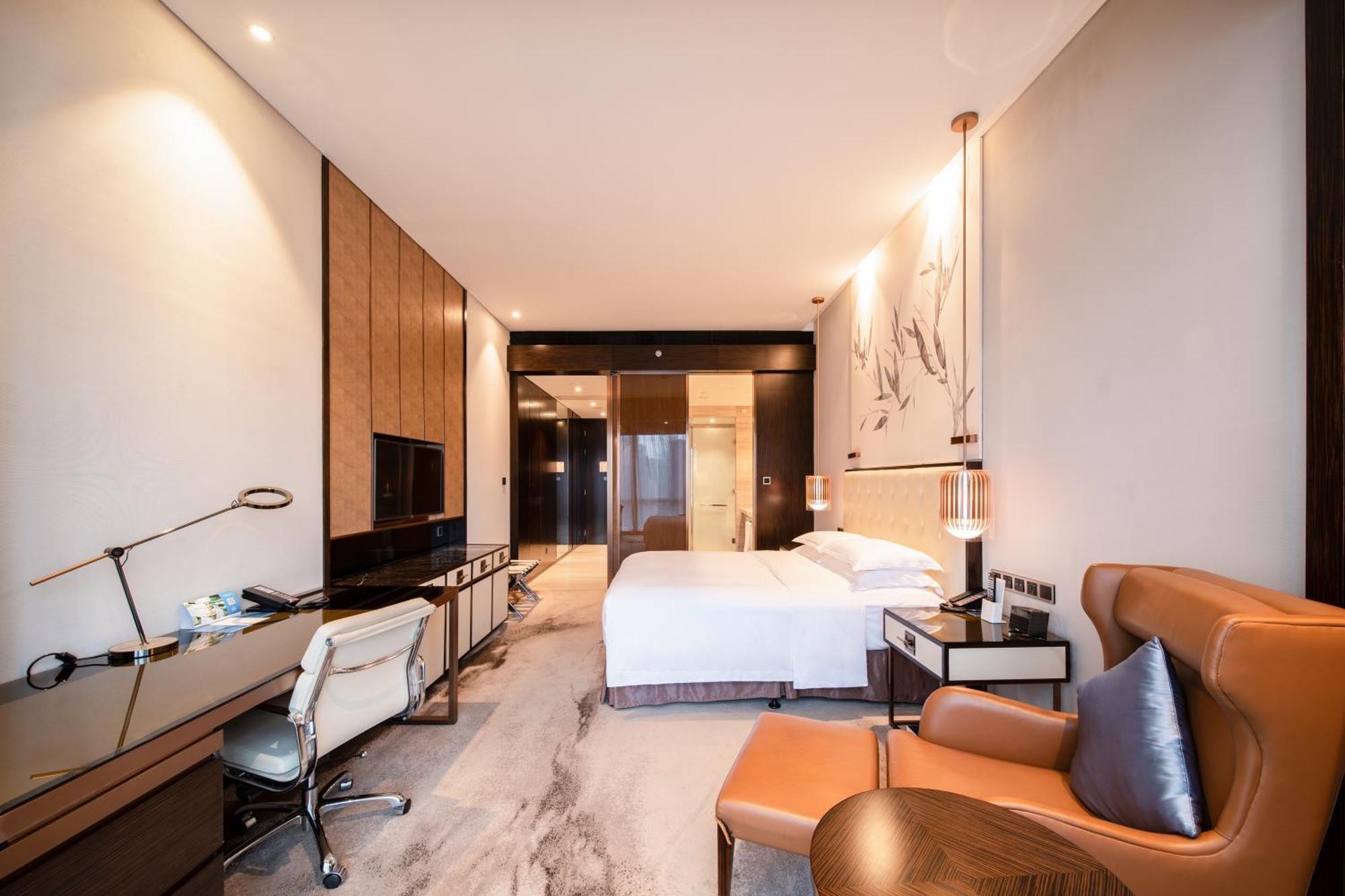 Hilton Shenzhen Futian: Metro-Adjacent, Convention Center Proximity Hotel Exterior photo