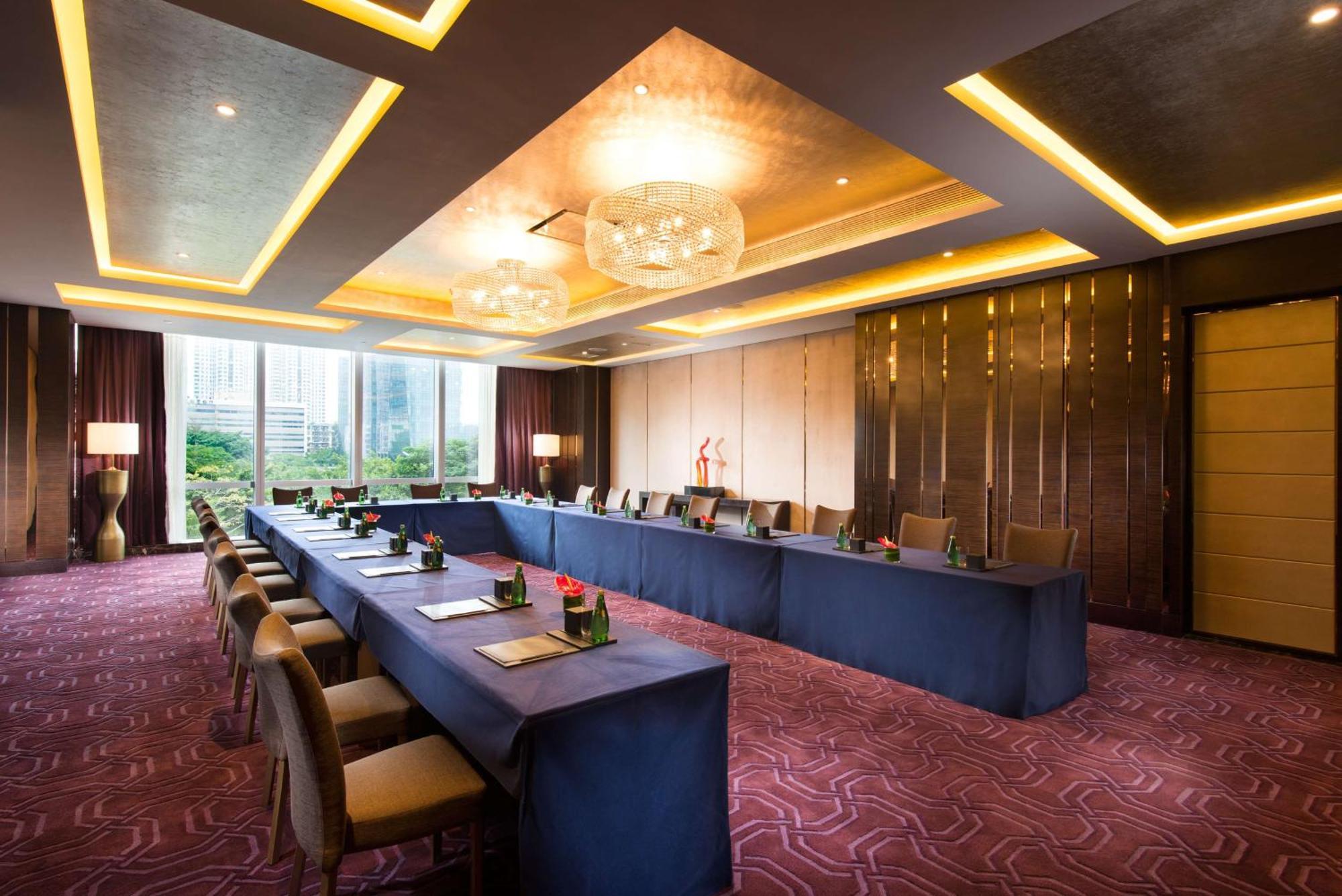 Hilton Shenzhen Futian: Metro-Adjacent, Convention Center Proximity Hotel Exterior photo