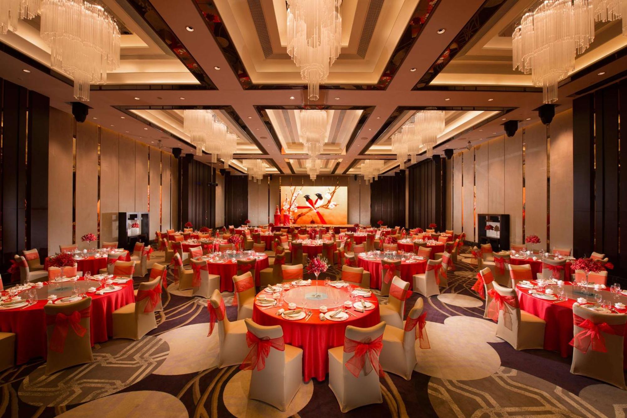 Hilton Shenzhen Futian: Metro-Adjacent, Convention Center Proximity Hotel Exterior photo